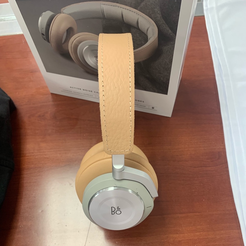 Authentic Bang & Olufsen Beoplay H9i BT Headphones